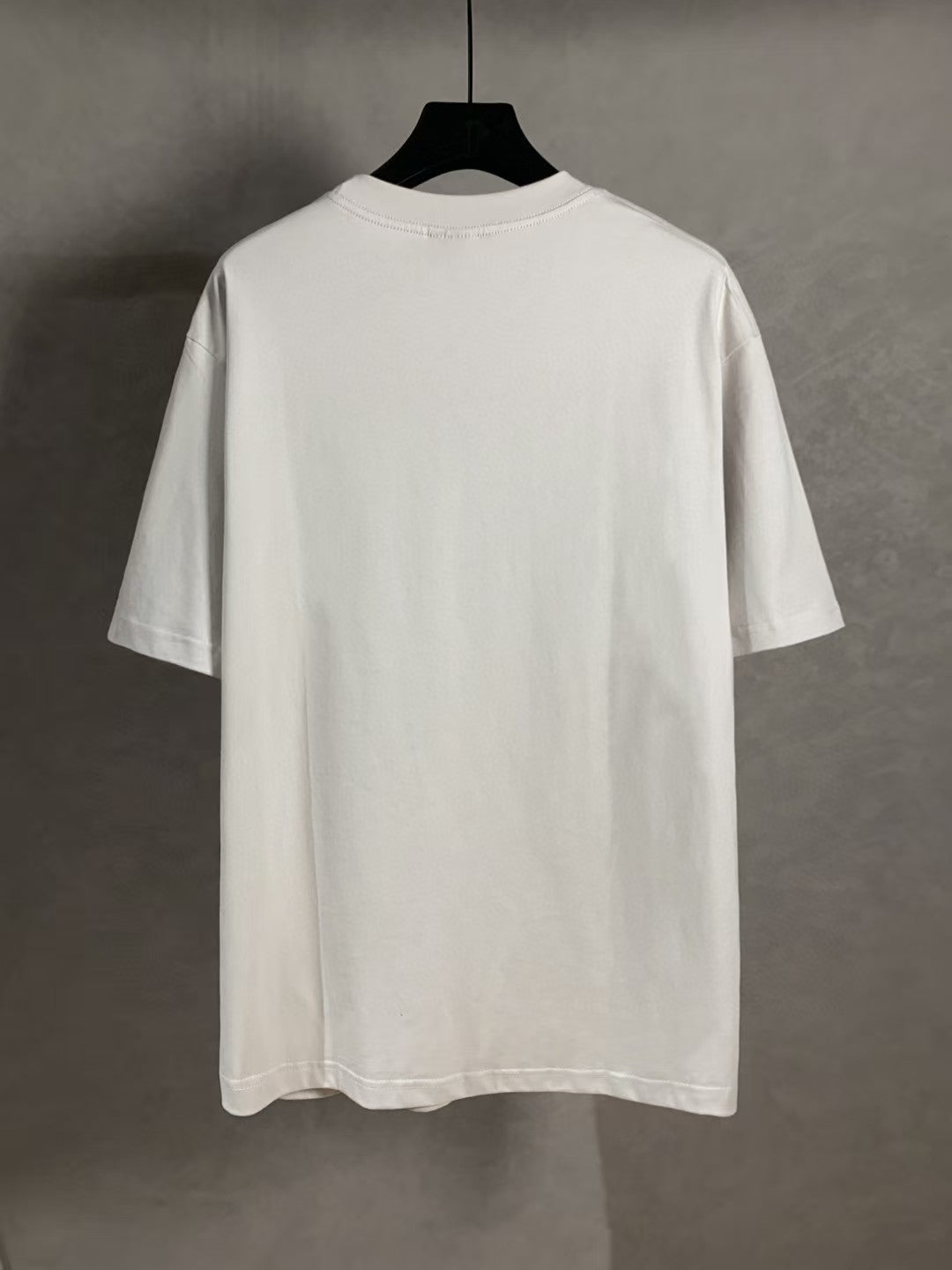 Embroidered letter round neck short sleeved T-shirt