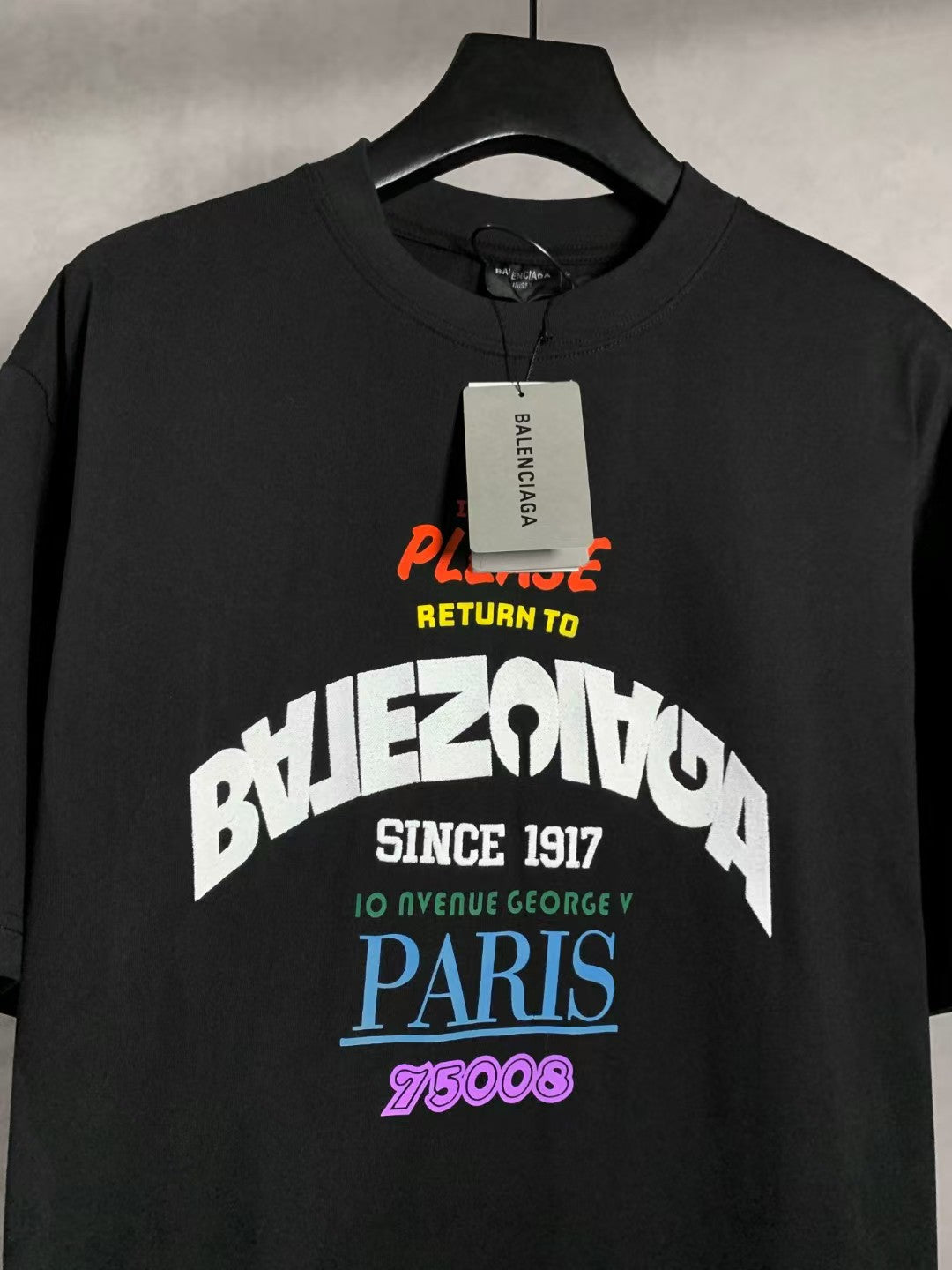 Embroidered letter round neck short sleeved T-shirt
