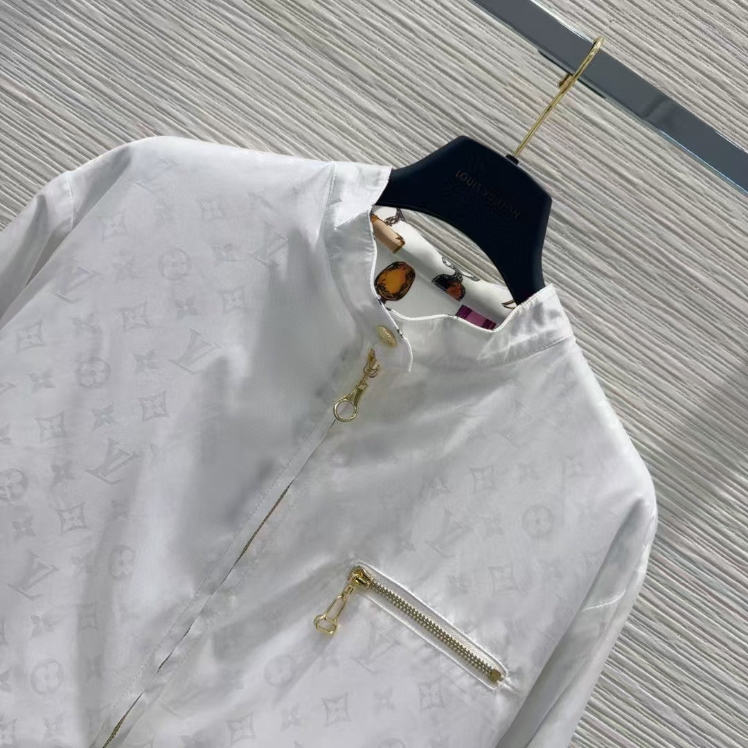 The latest series of jackets are double-sided and wearable