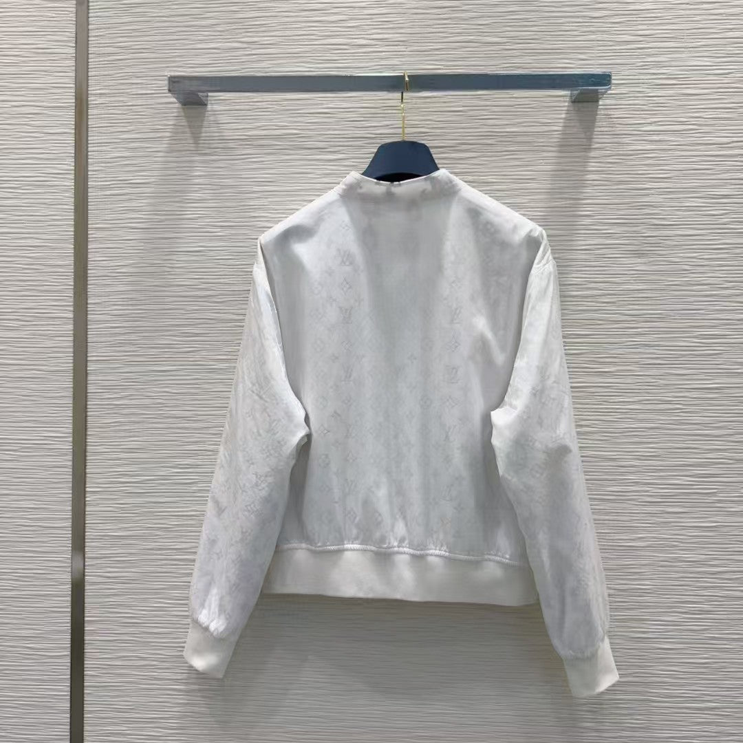 The latest series of jackets are double-sided and wearable