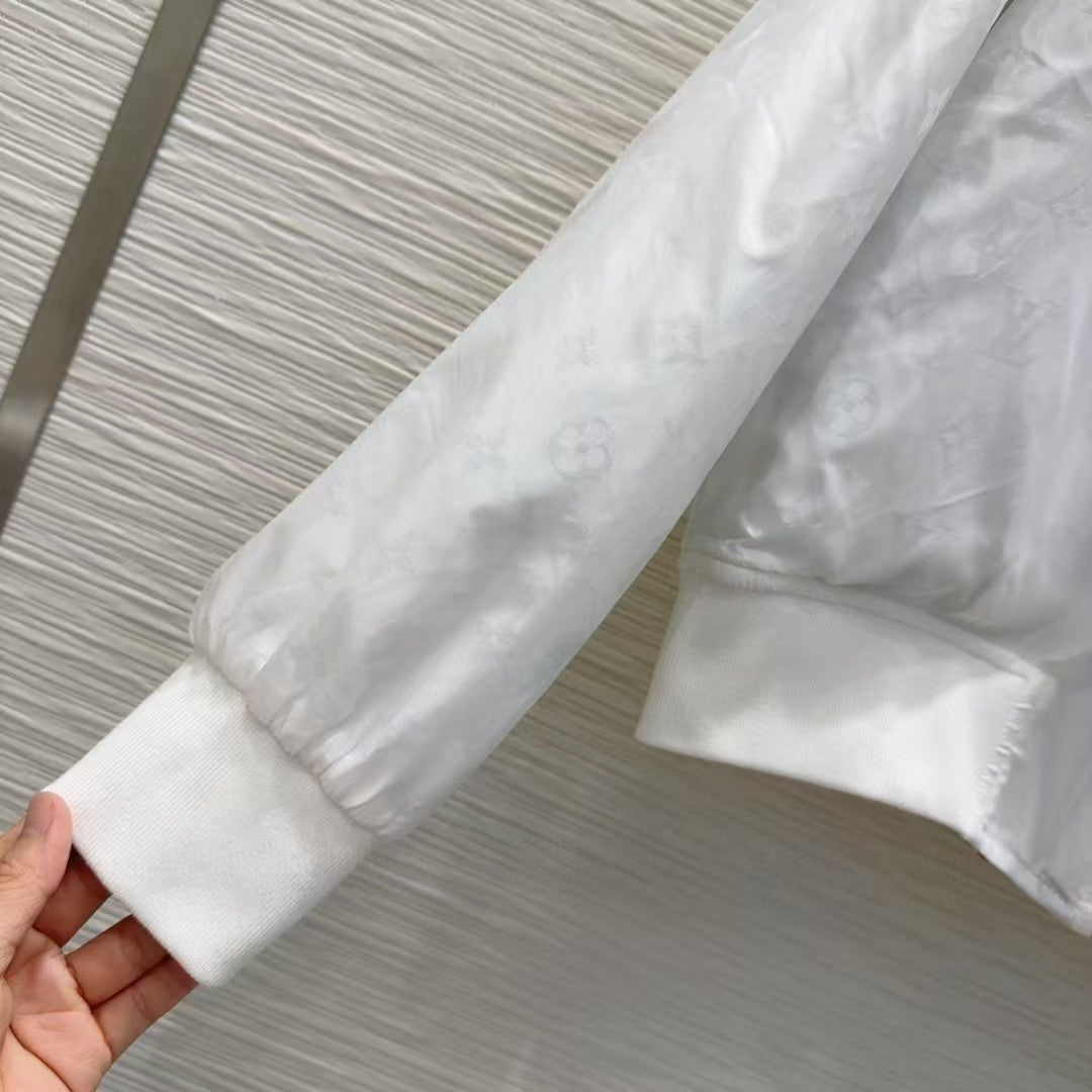 The latest series of jackets are double-sided and wearable