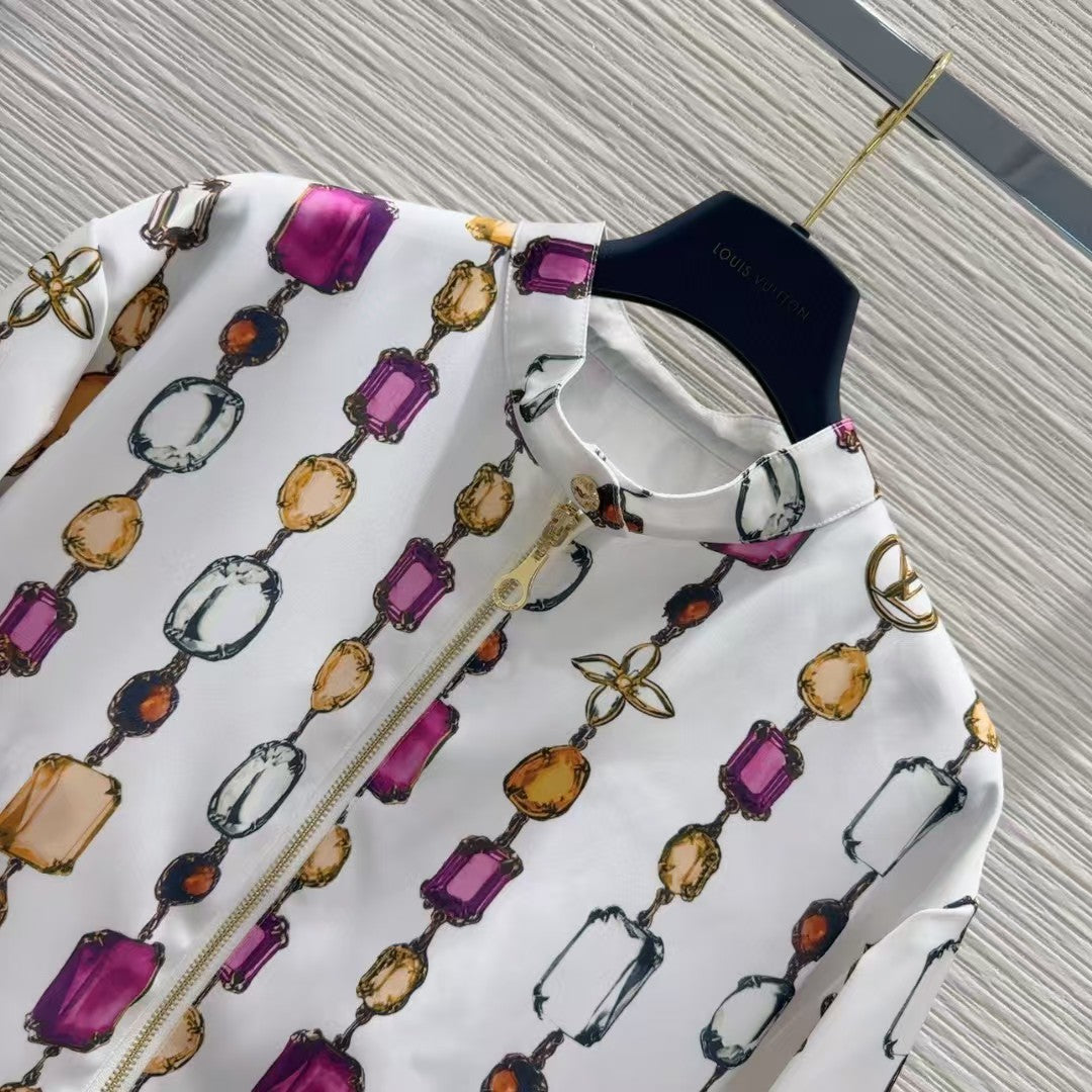 The latest series of jackets are double-sided and wearable