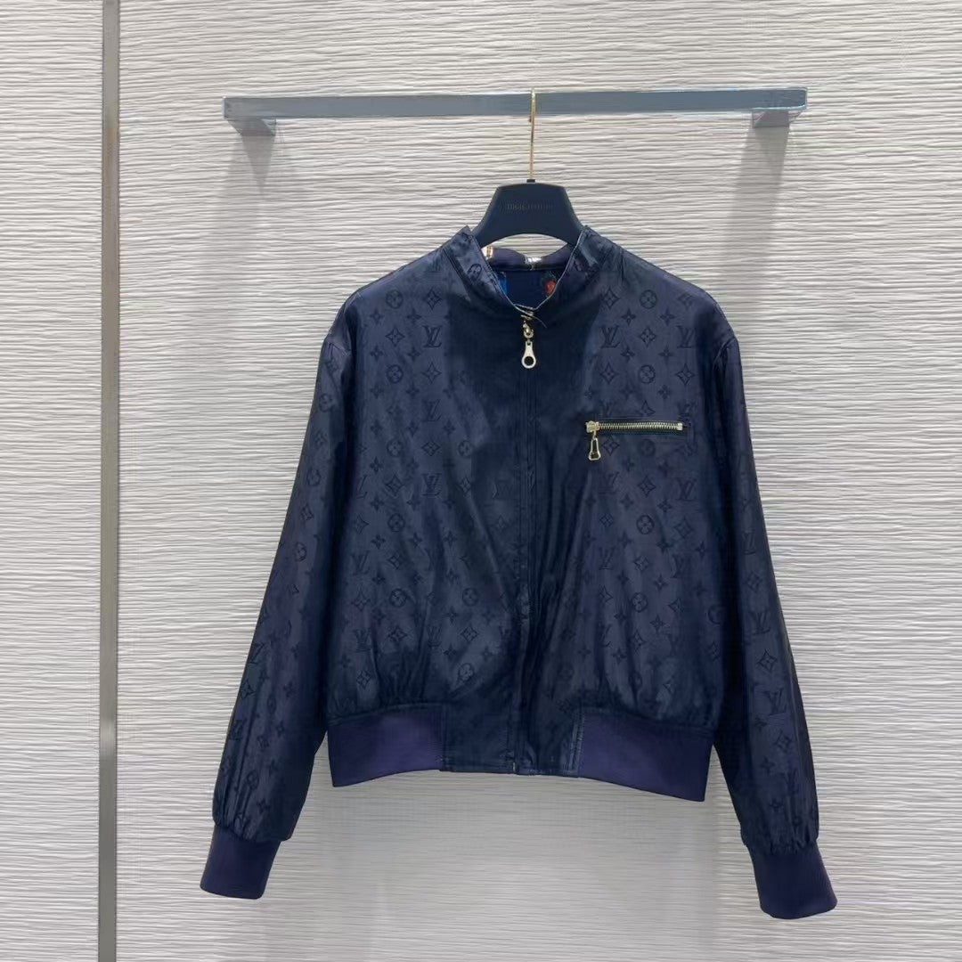The latest series of jackets are double-sided and wearable