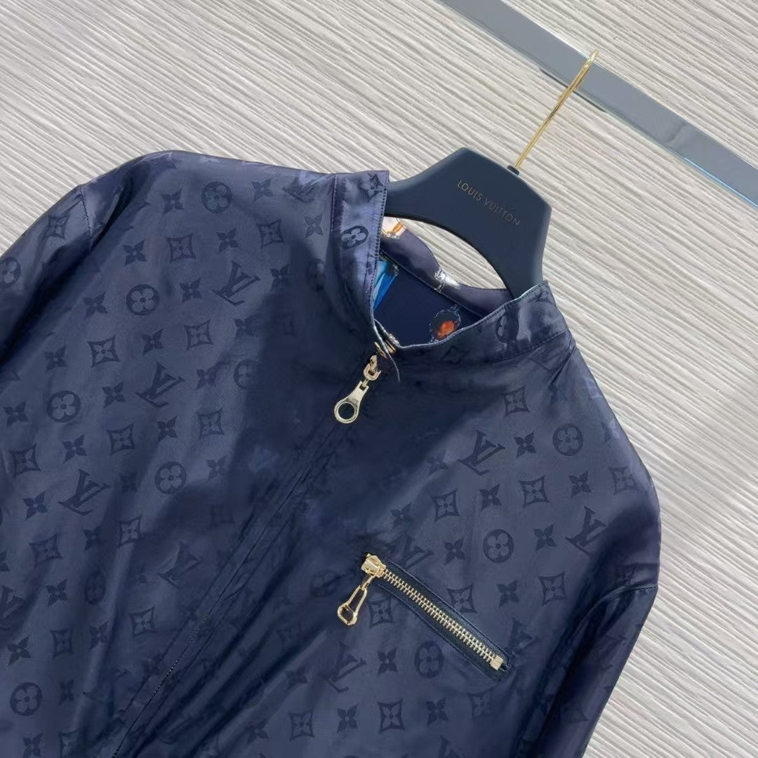 The latest series of jackets are double-sided and wearable
