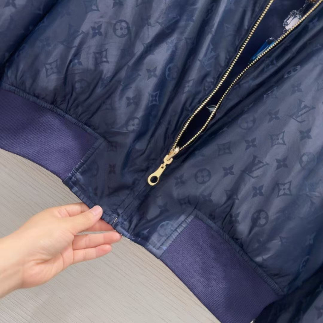 The latest series of jackets are double-sided and wearable