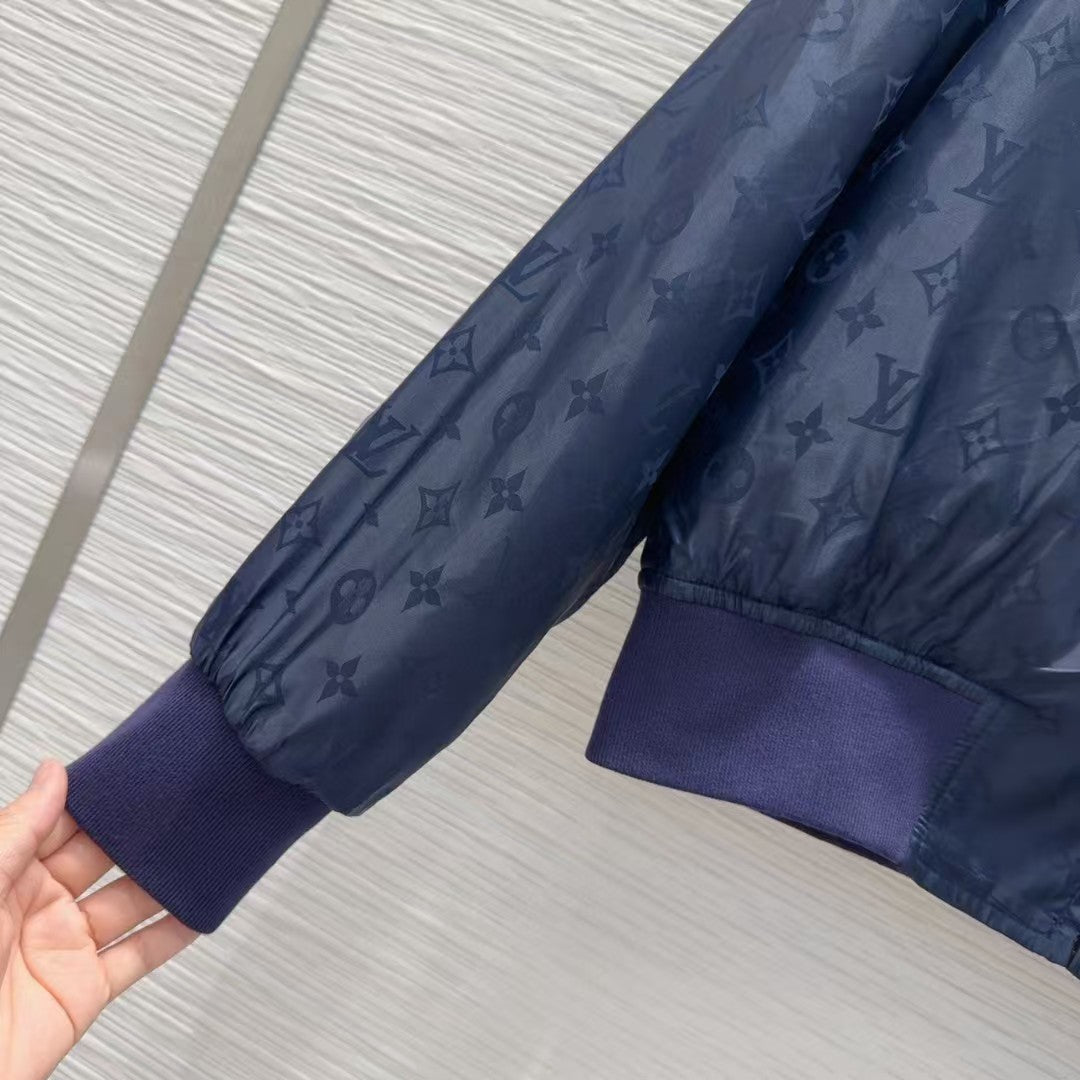The latest series of jackets are double-sided and wearable