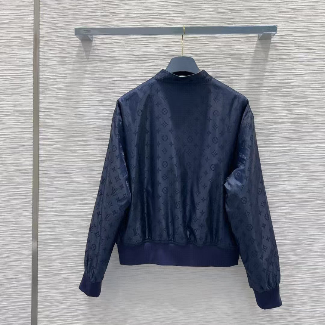 The latest series of jackets are double-sided and wearable
