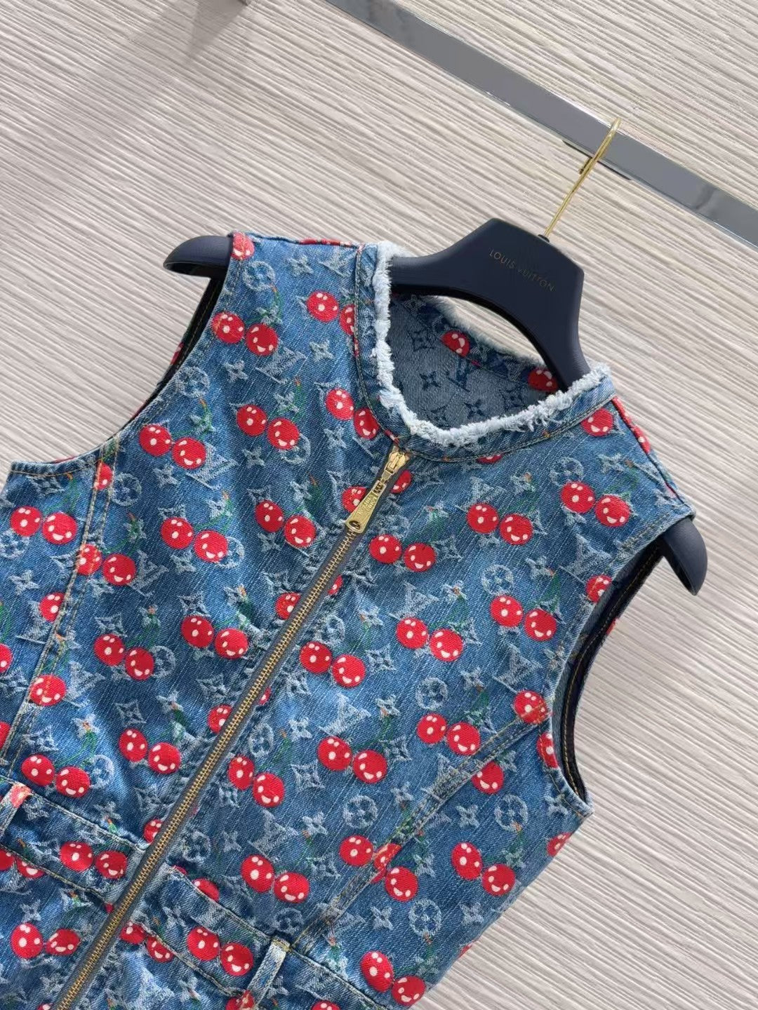 New denim sleeveless skirt