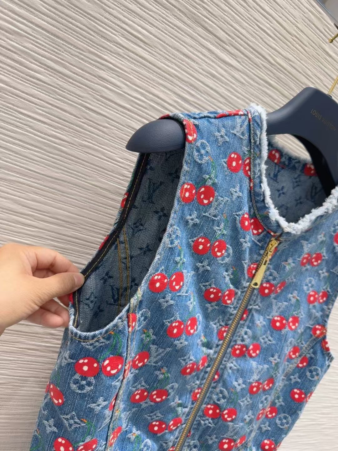 New denim sleeveless skirt