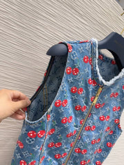 New denim sleeveless skirt