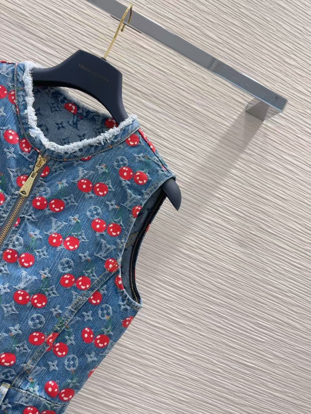 New denim sleeveless skirt