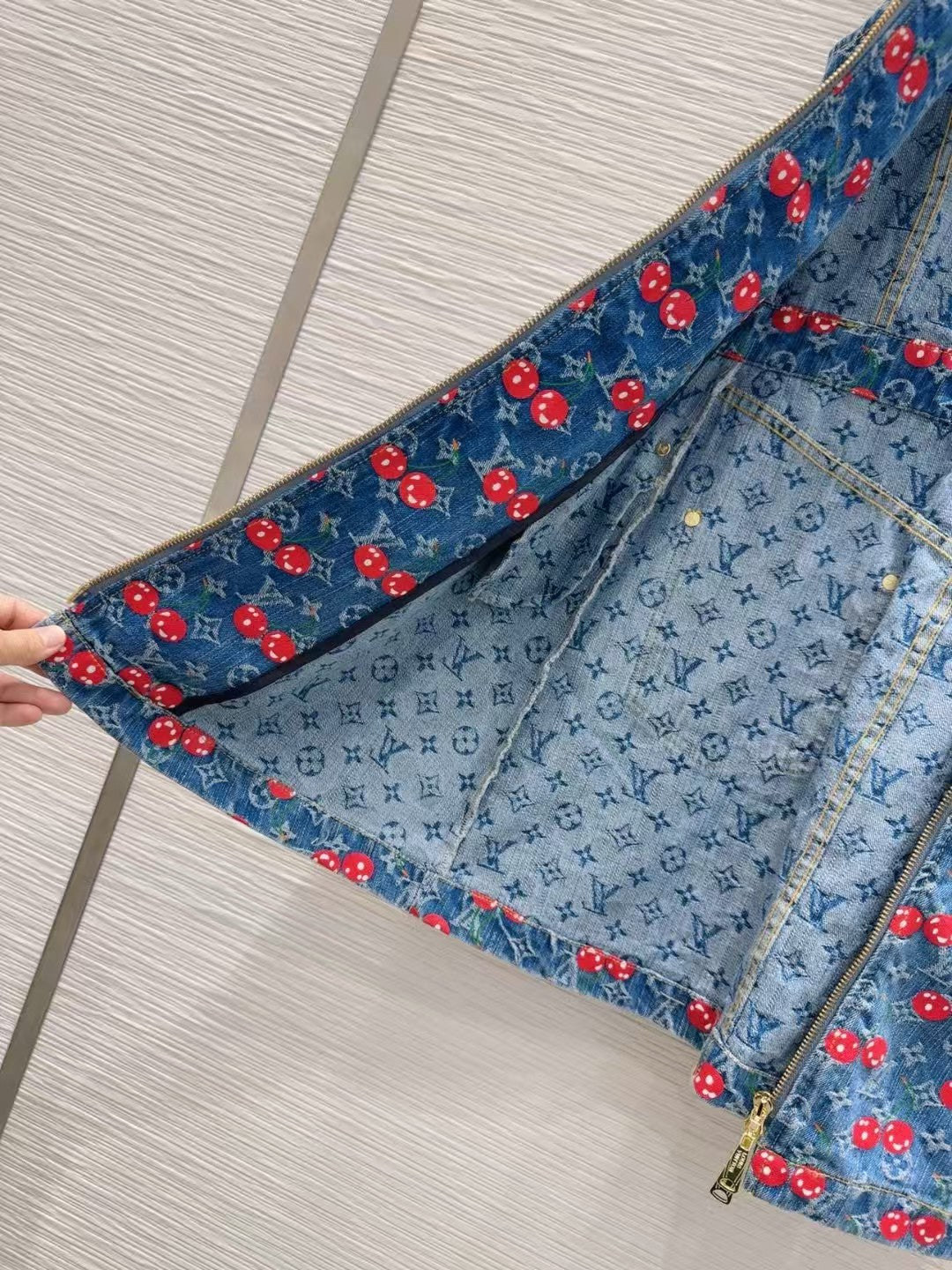 New denim sleeveless skirt