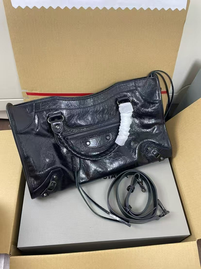 Classic series of locomotive bags