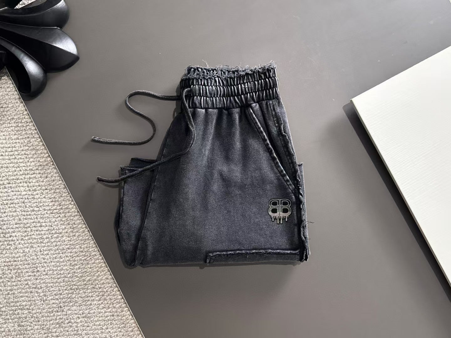 Clear color loose shorts