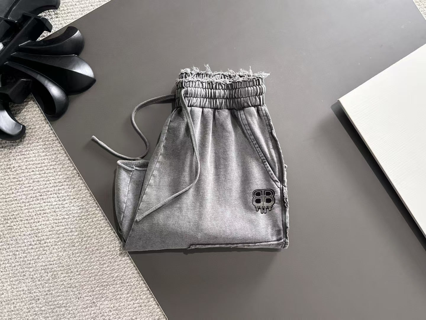 Clear color loose shorts