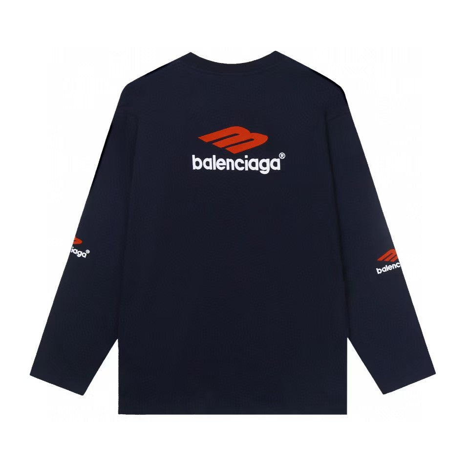 Classic round neck long sleeved T-shirt