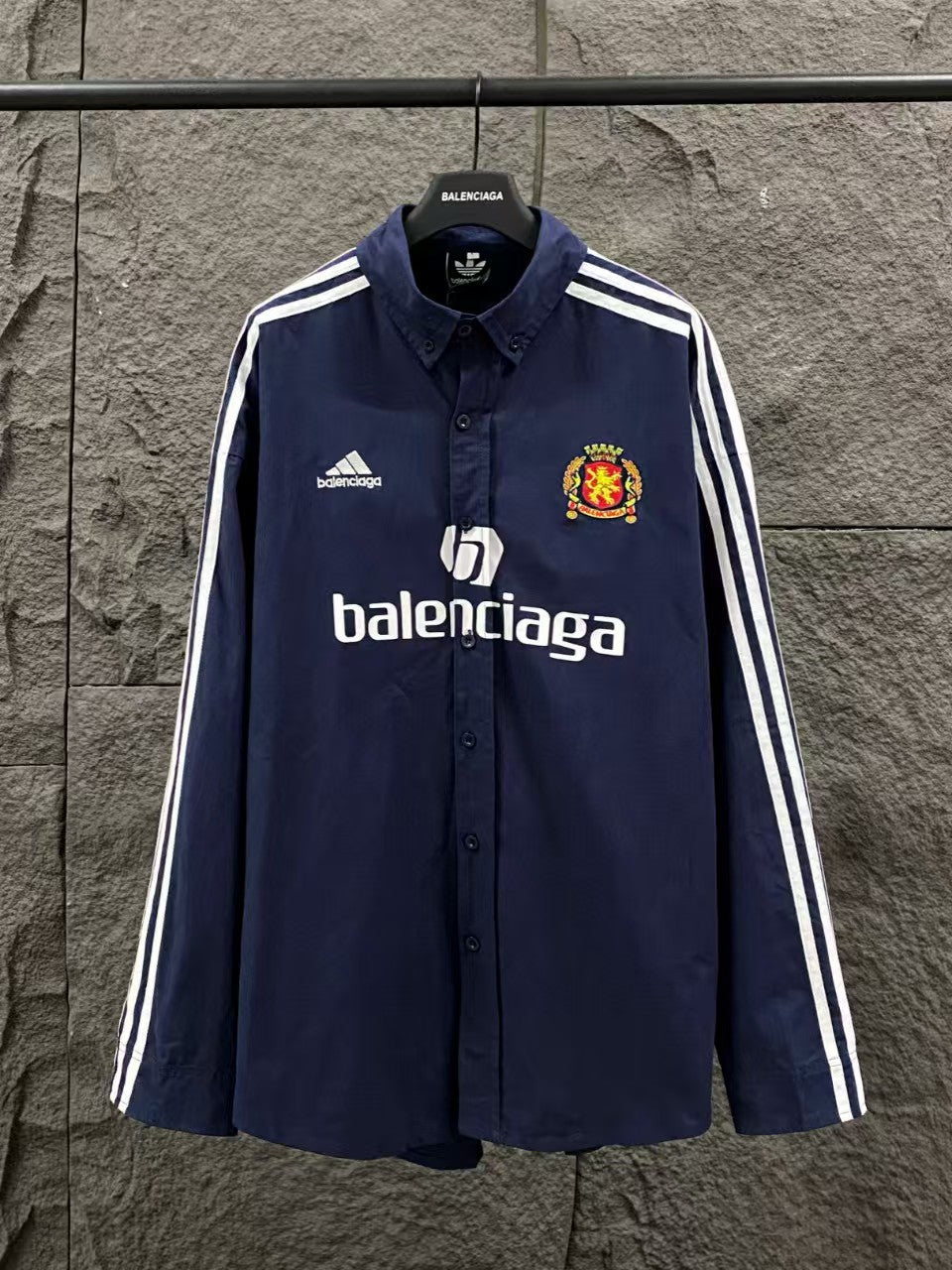 Three bar long sleeved shirt