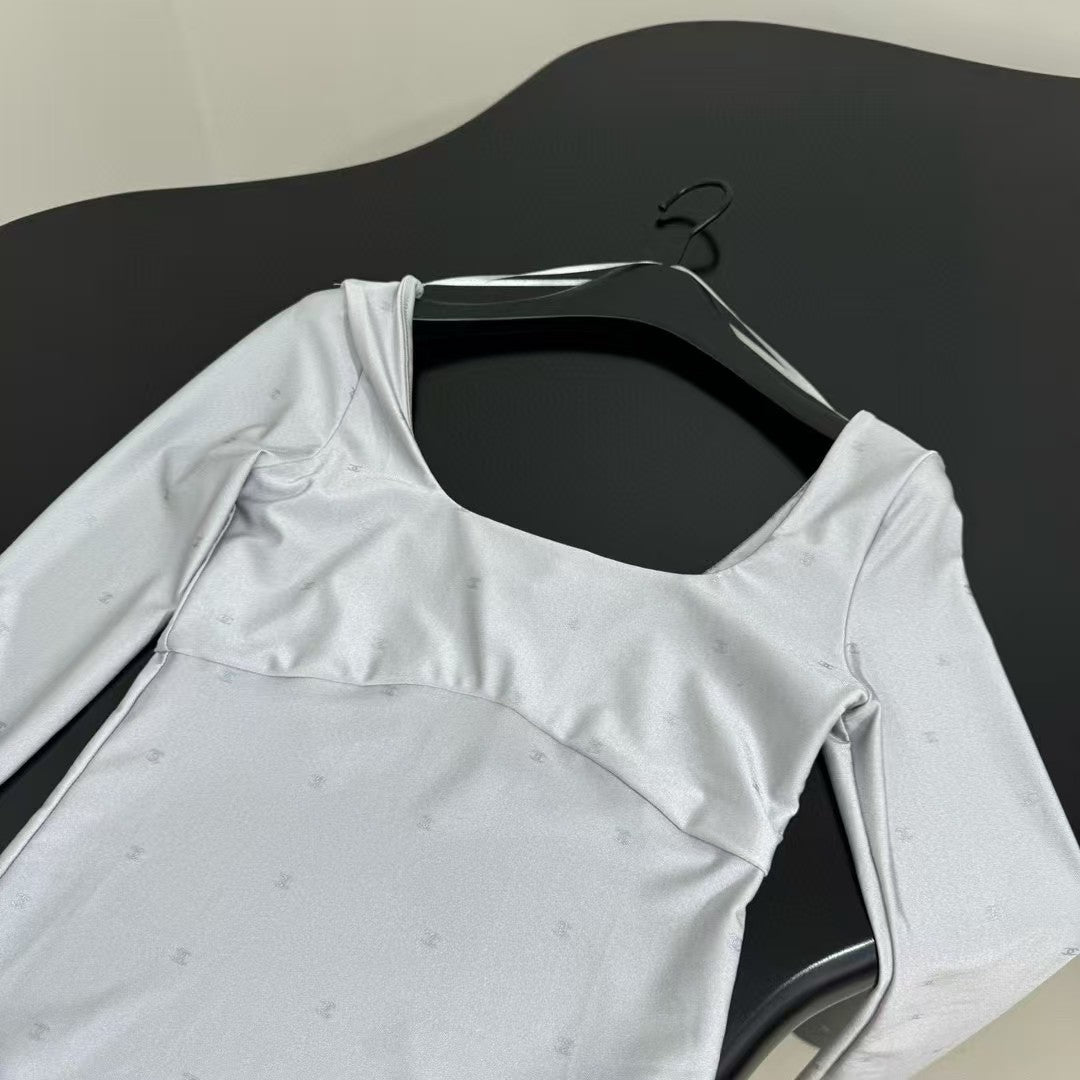 Hot silver long sleeves