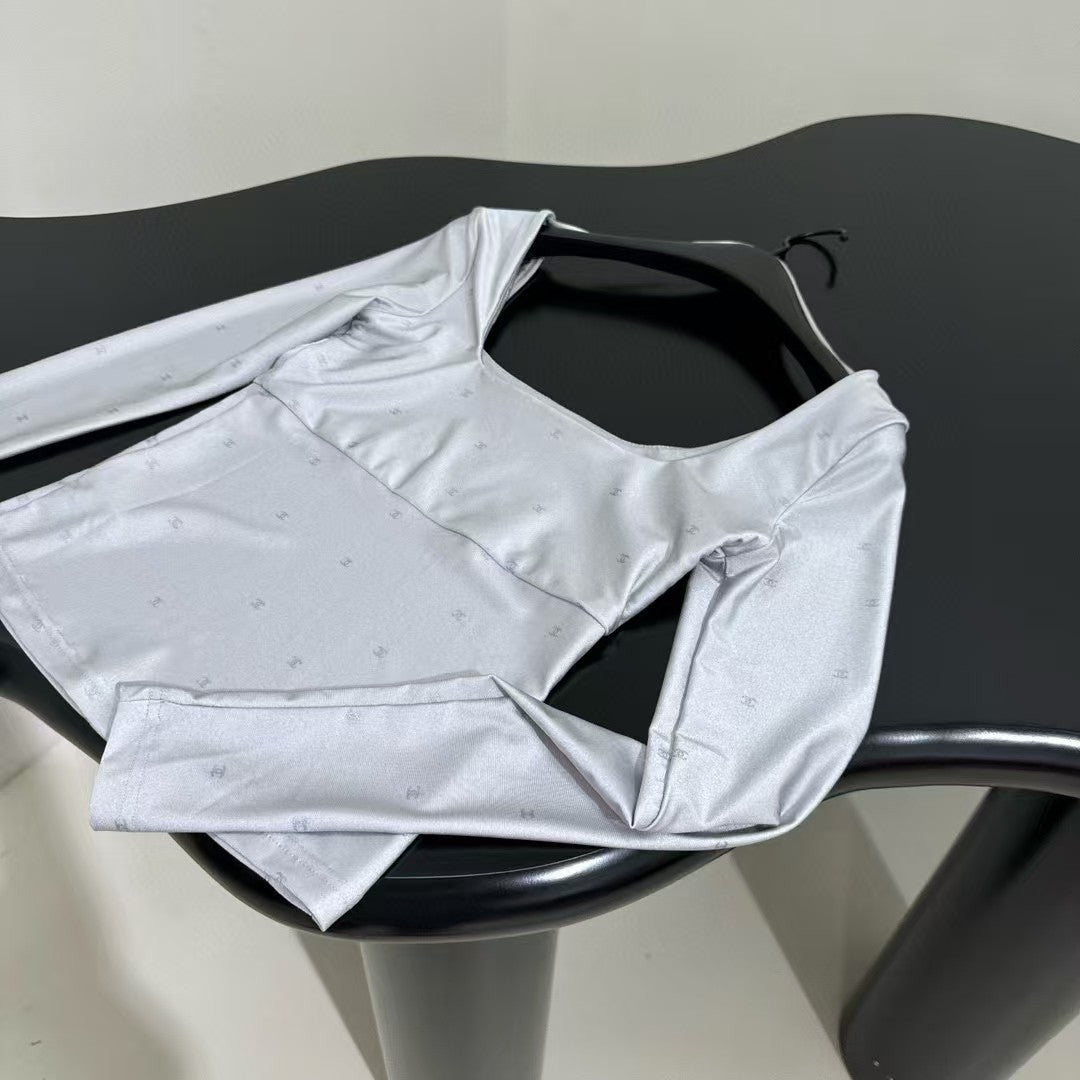 Hot silver long sleeves