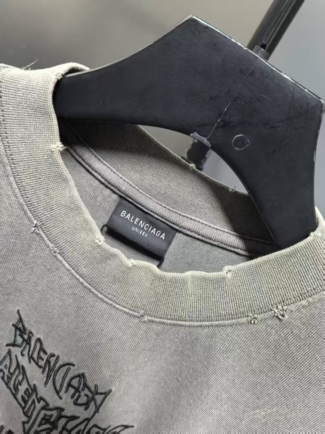 Letter embroidered short sleeved T-shirt