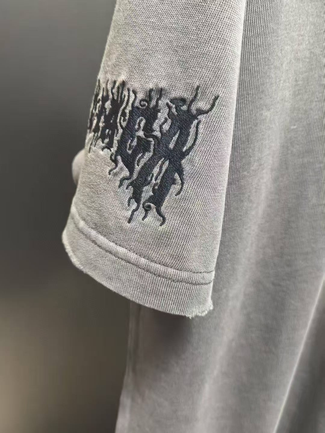 Letter embroidered short sleeved T-shirt