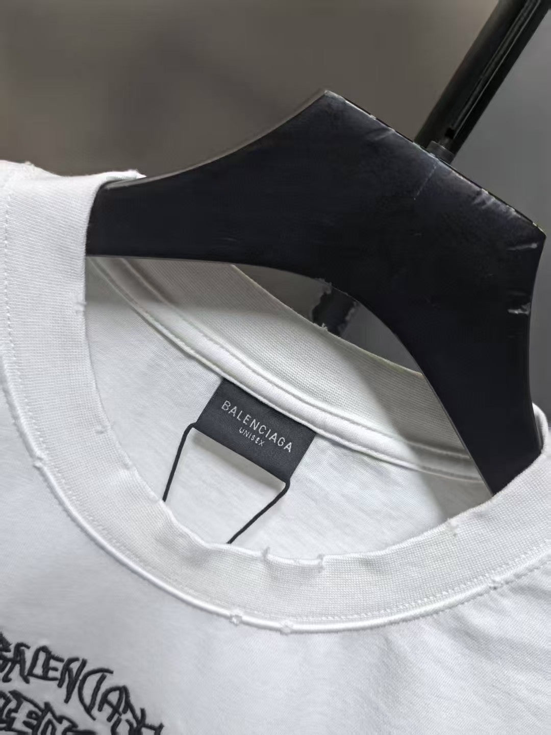 Letter embroidered short sleeved T-shirt
