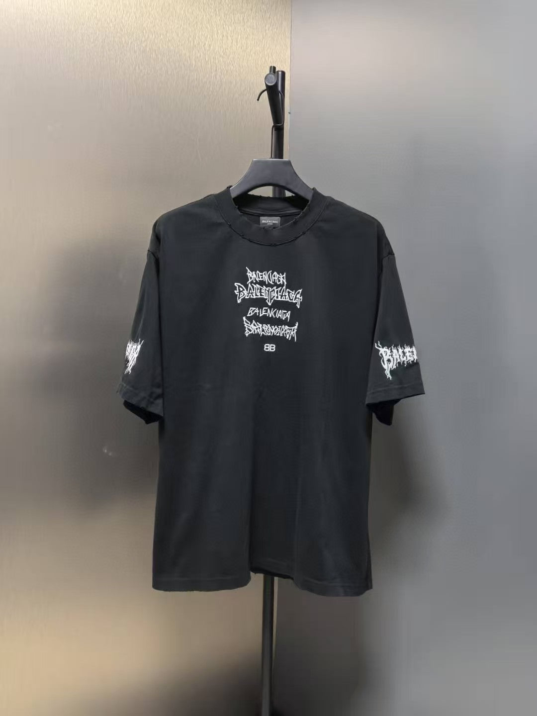 Letter embroidered short sleeved T-shirt