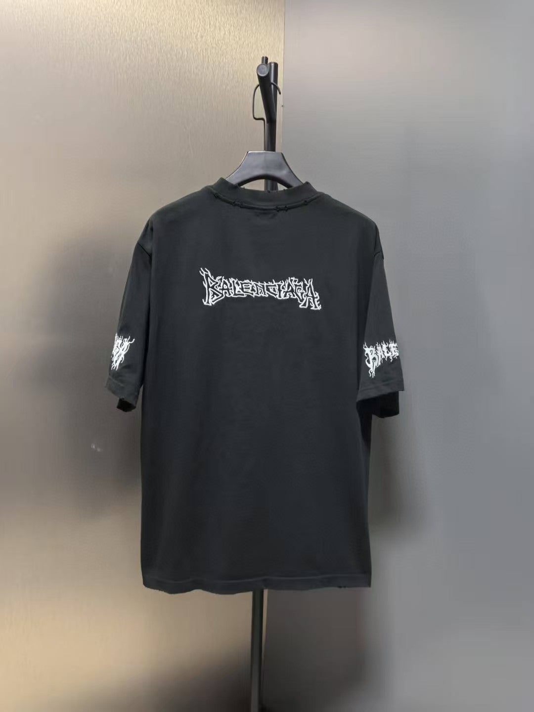 Letter embroidered short sleeved T-shirt