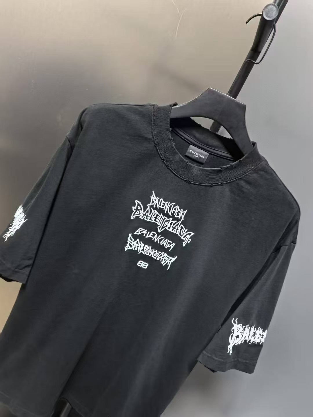 Letter embroidered short sleeved T-shirt