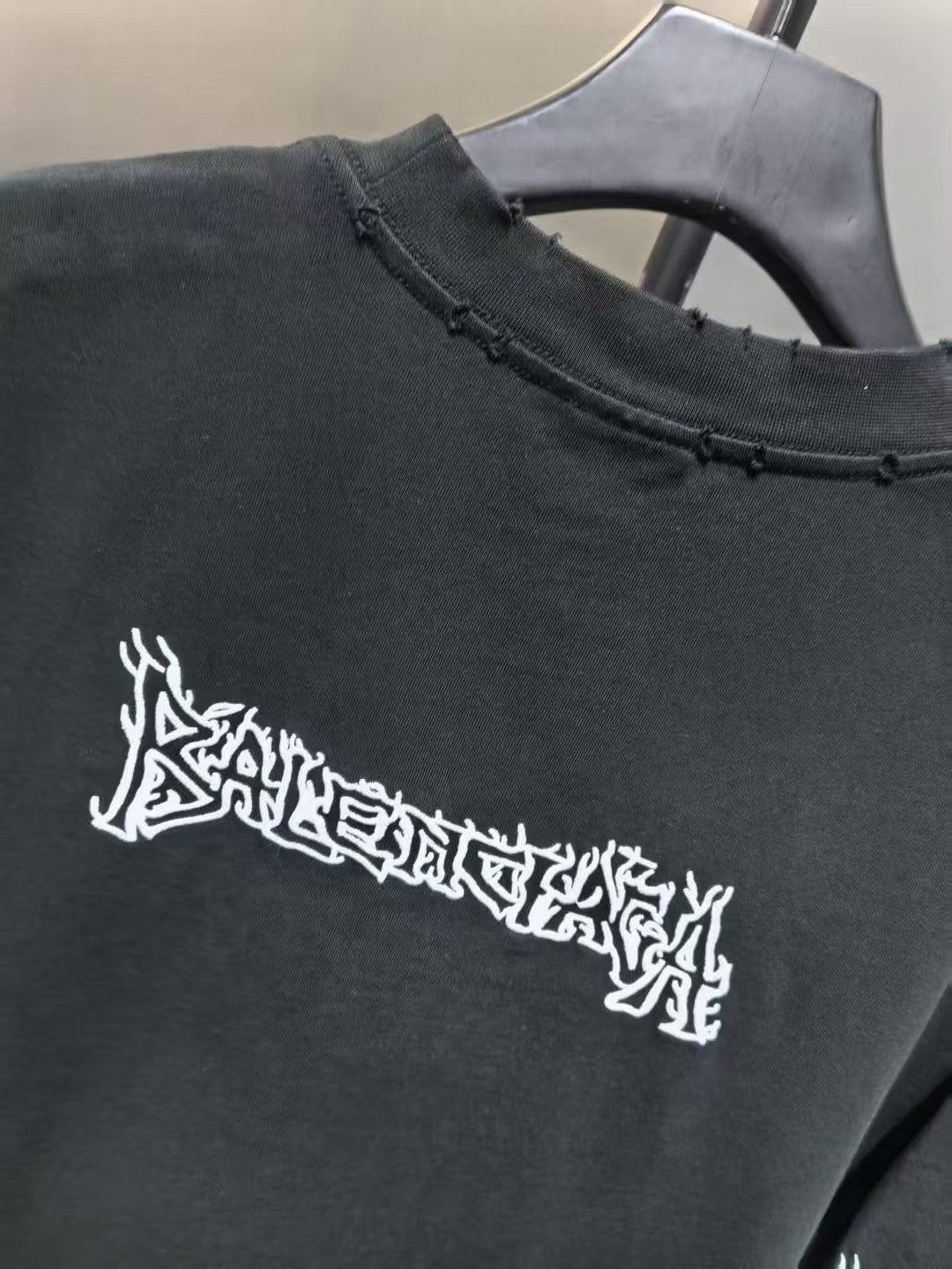 Letter embroidered short sleeved T-shirt