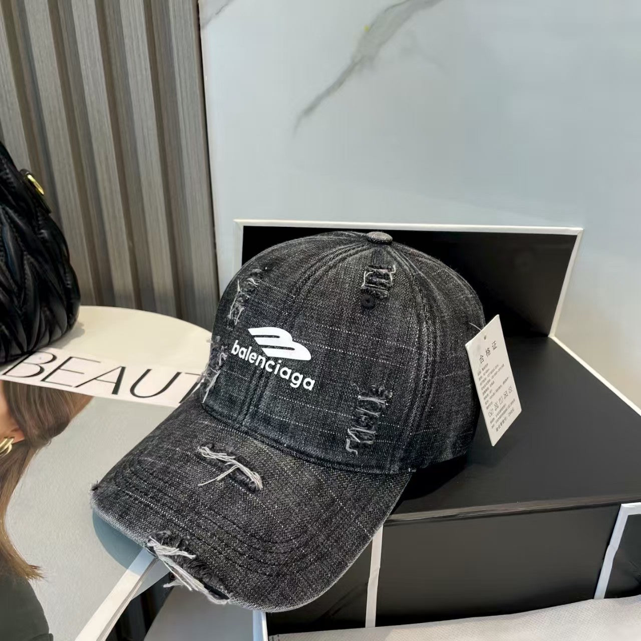 Hole washing duckbill cap