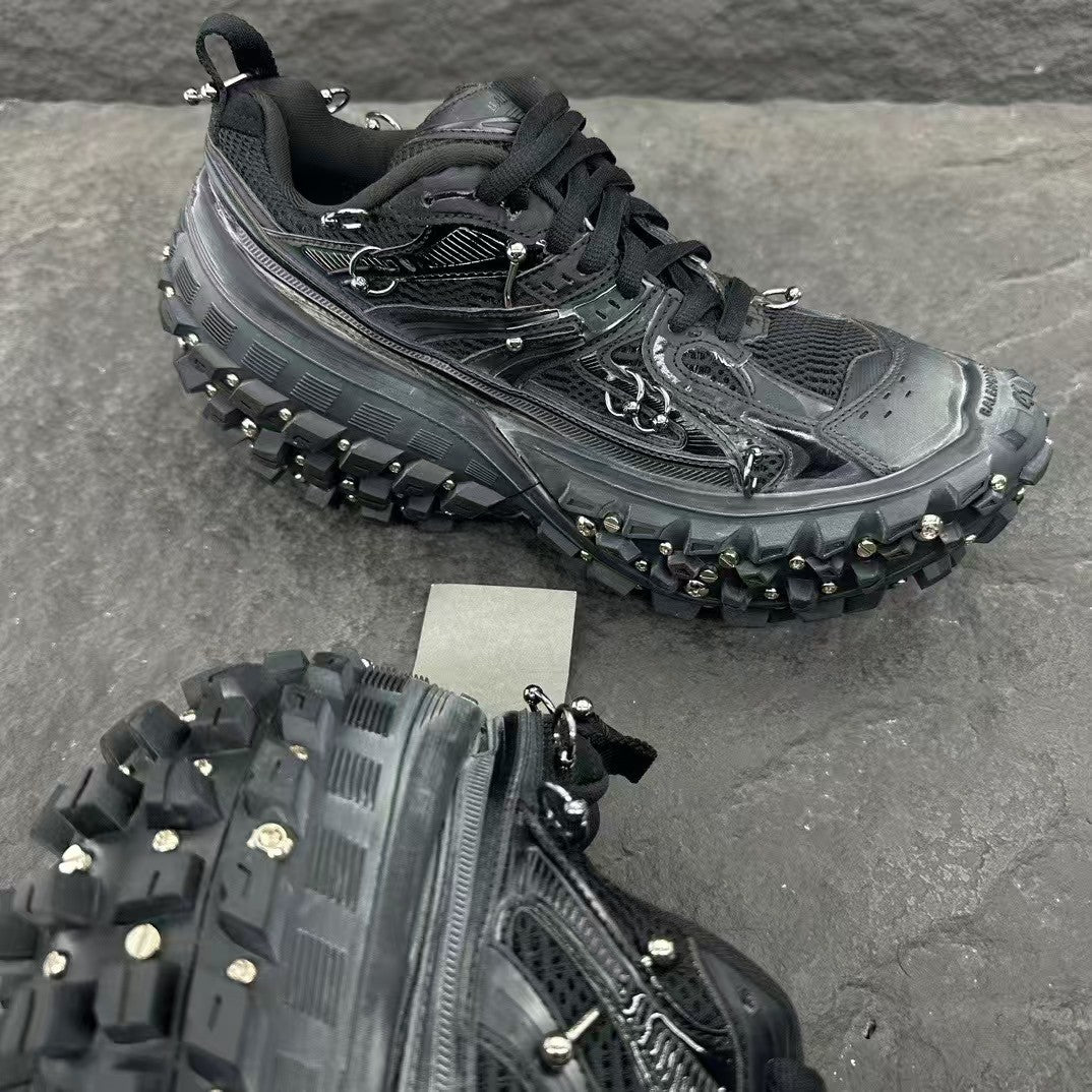 Men's and women's sports shoes with puncture holes