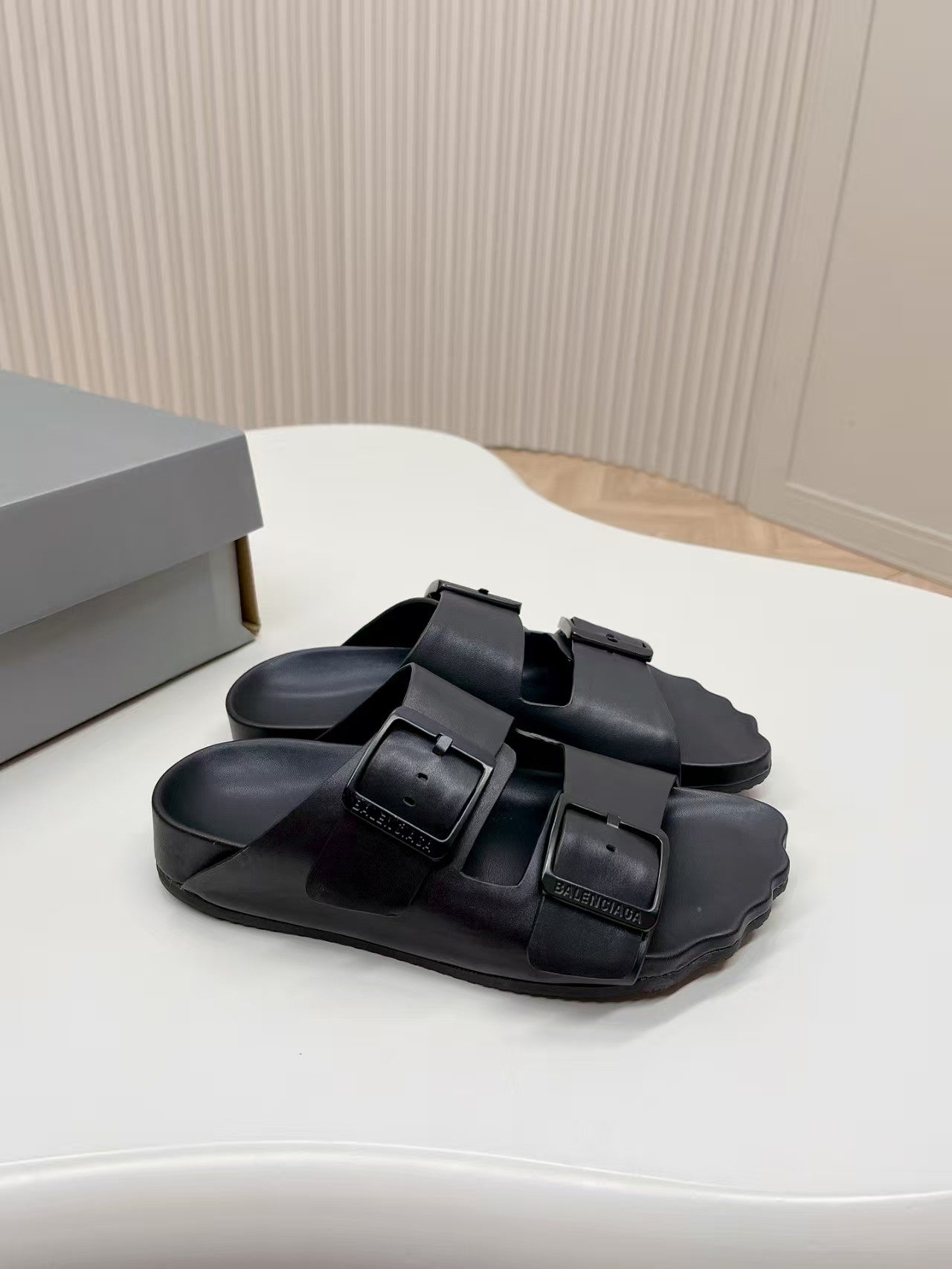 Boken slippers half drag