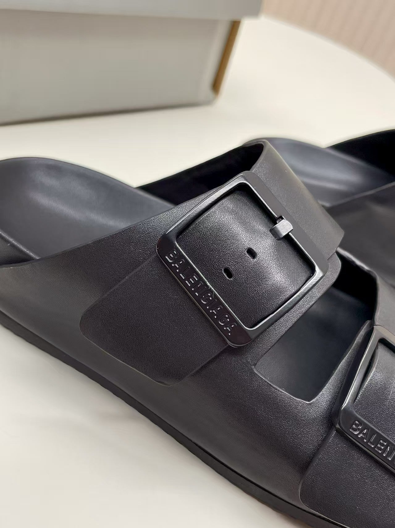 Boken slippers half drag