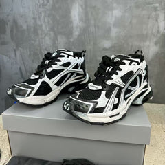New sports shoes