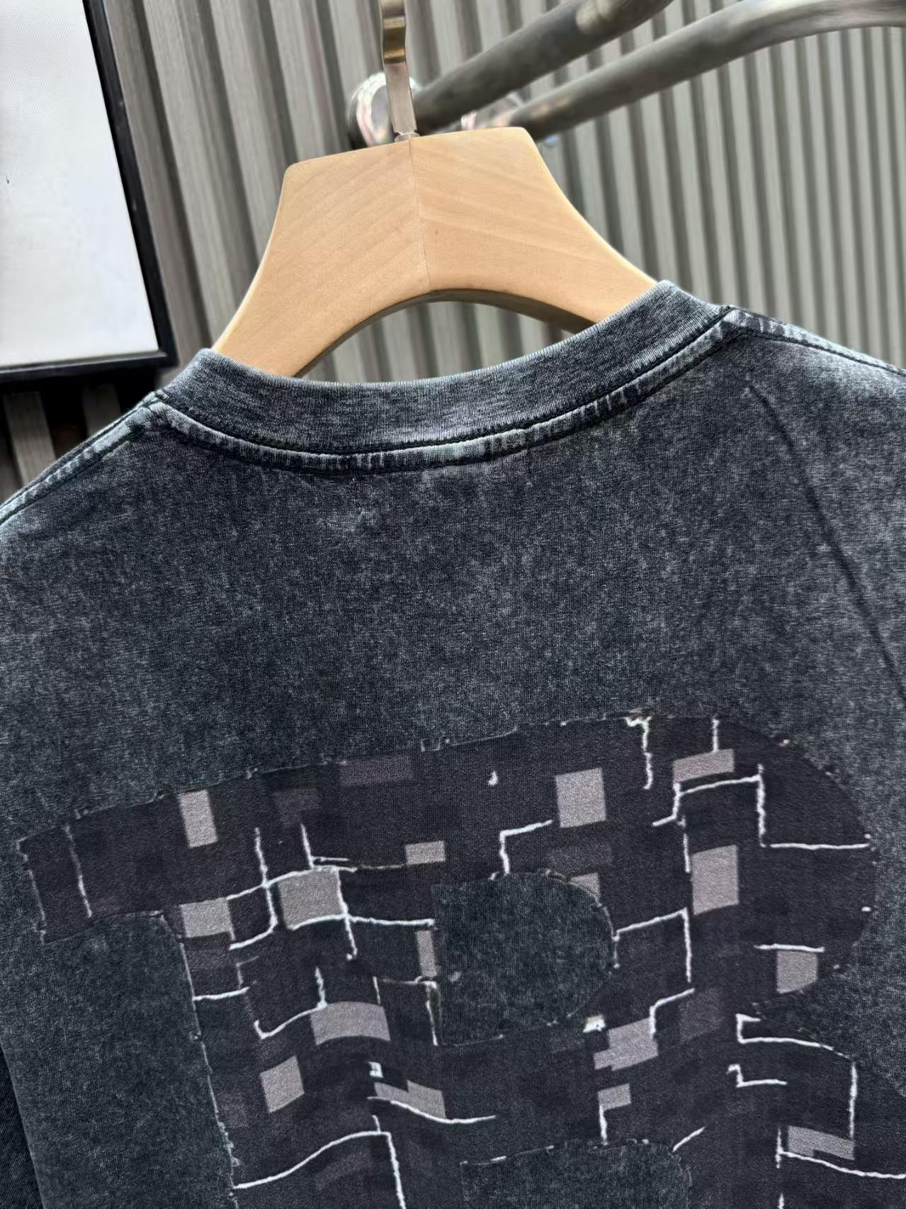 Make vintage style short sleeved T-shirts