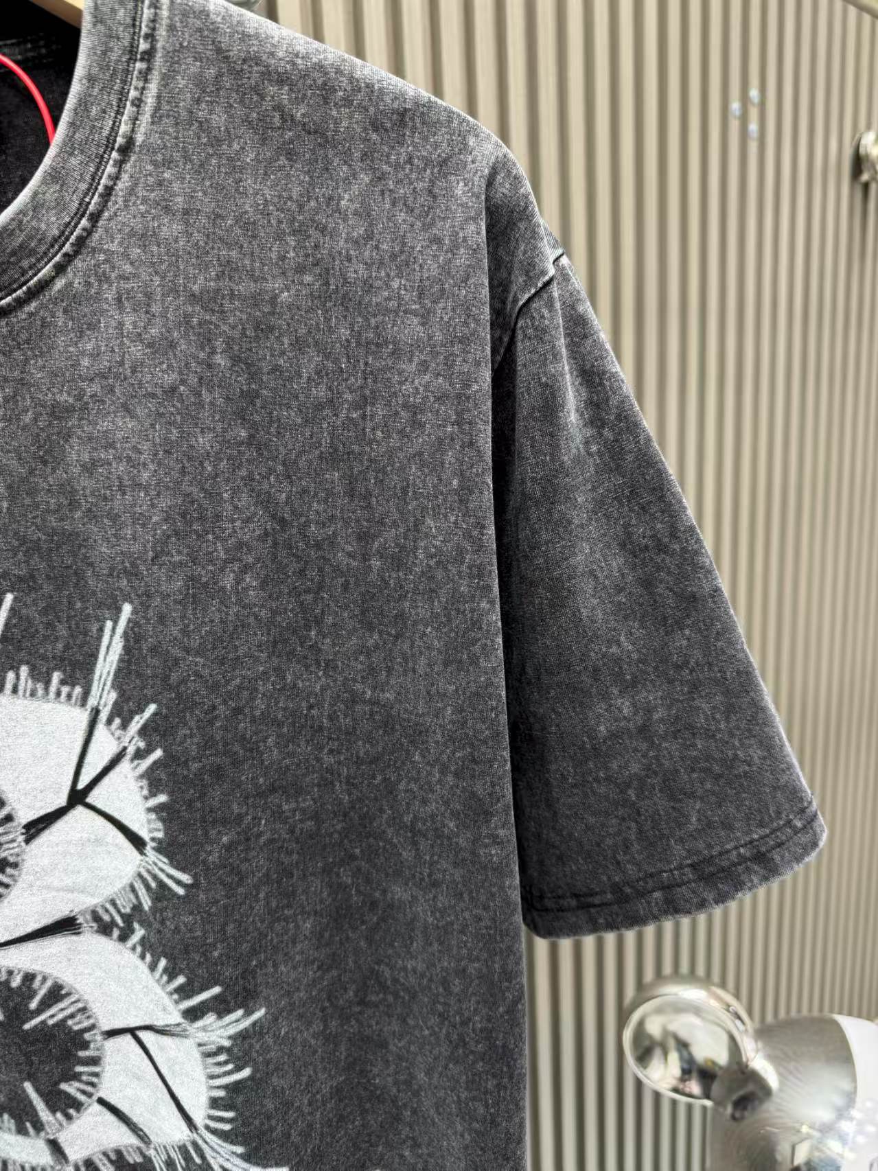 Make vintage style short sleeved T-shirts