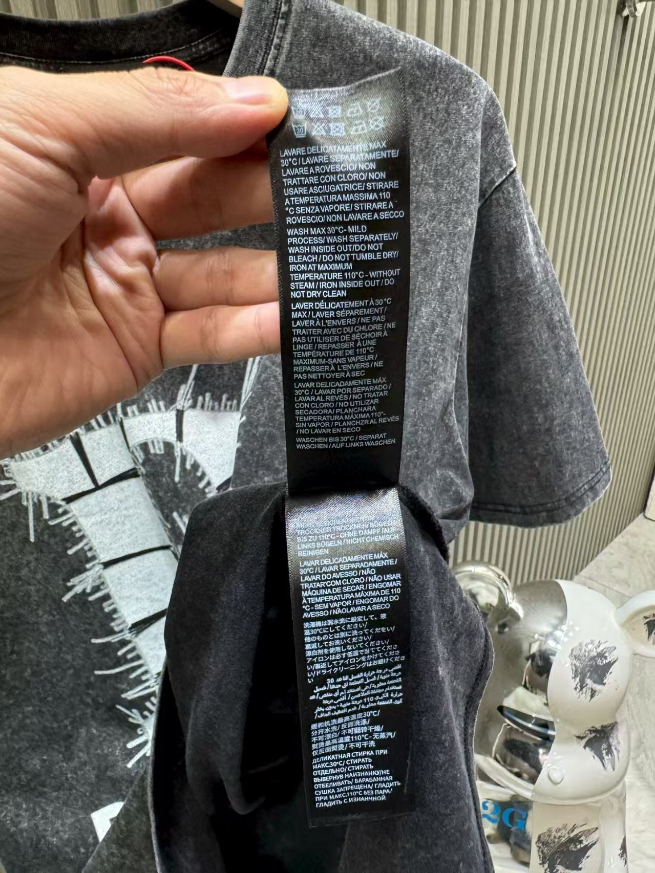 Make vintage style short sleeved T-shirts