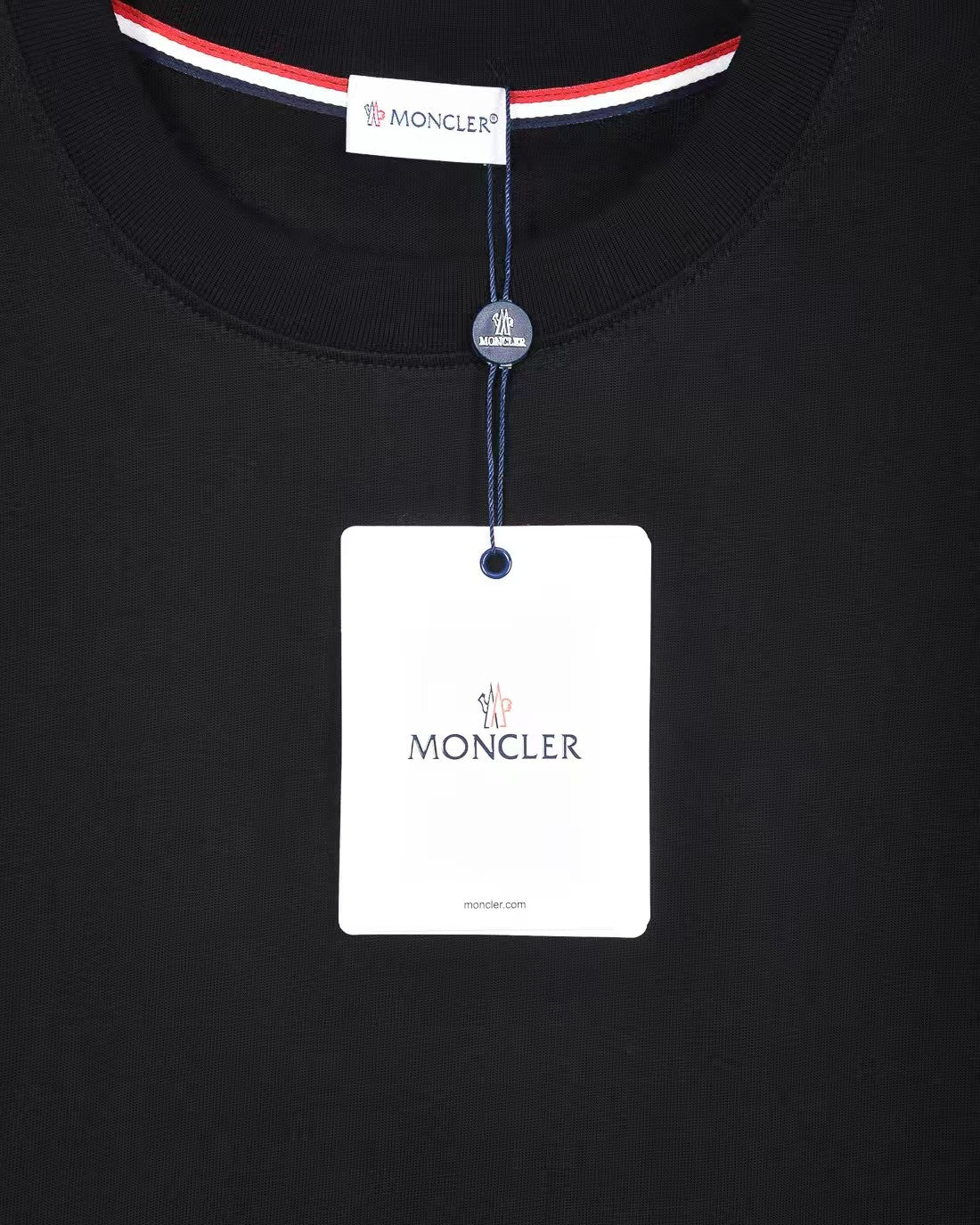 Round neck short sleeved T-shirt