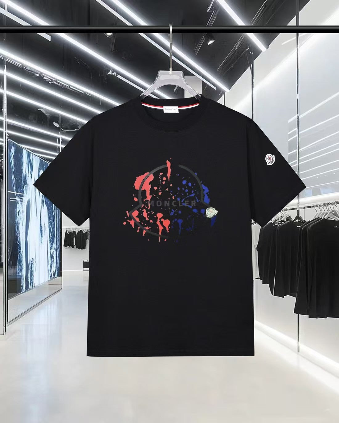 Round neck short sleeved T-shirt