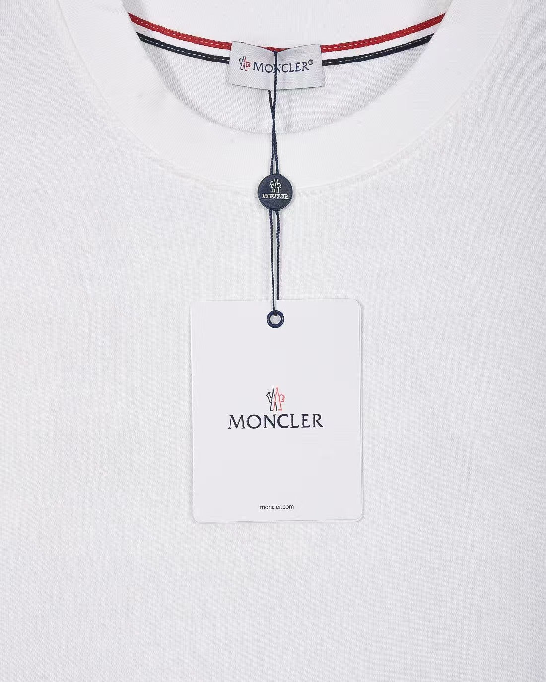 Round neck short sleeved T-shirt