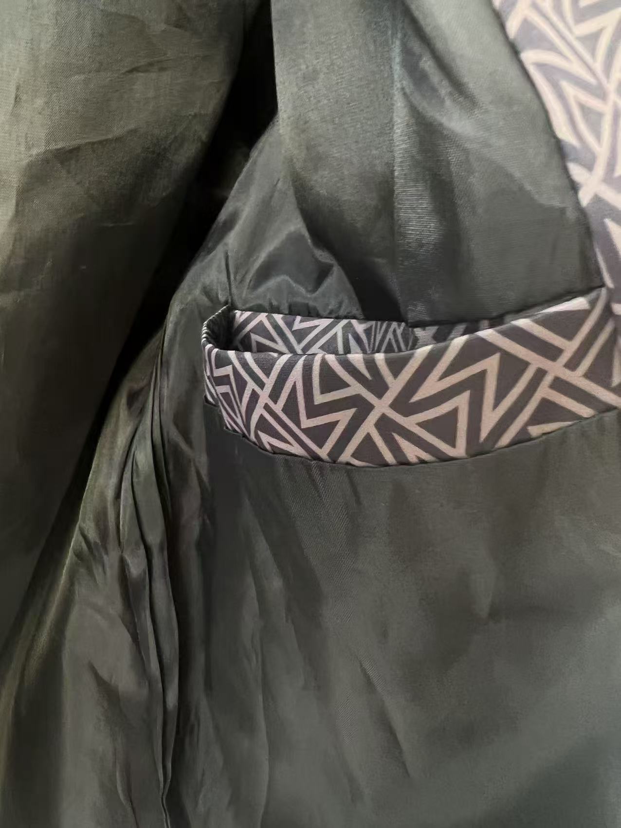 Hooded windbreaker jacket