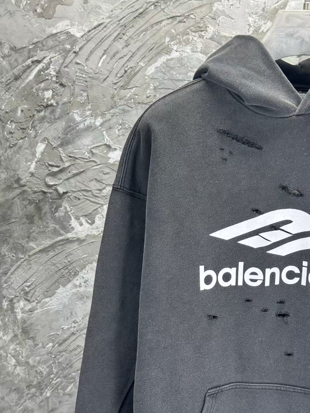 Printed hooded long sleeved sweatshirt