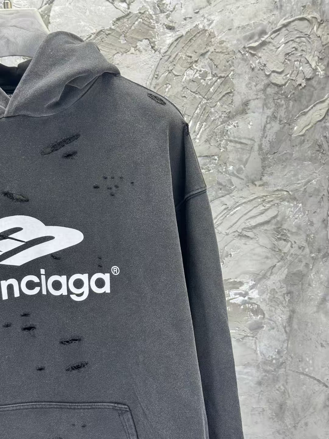 Printed hooded long sleeved sweatshirt