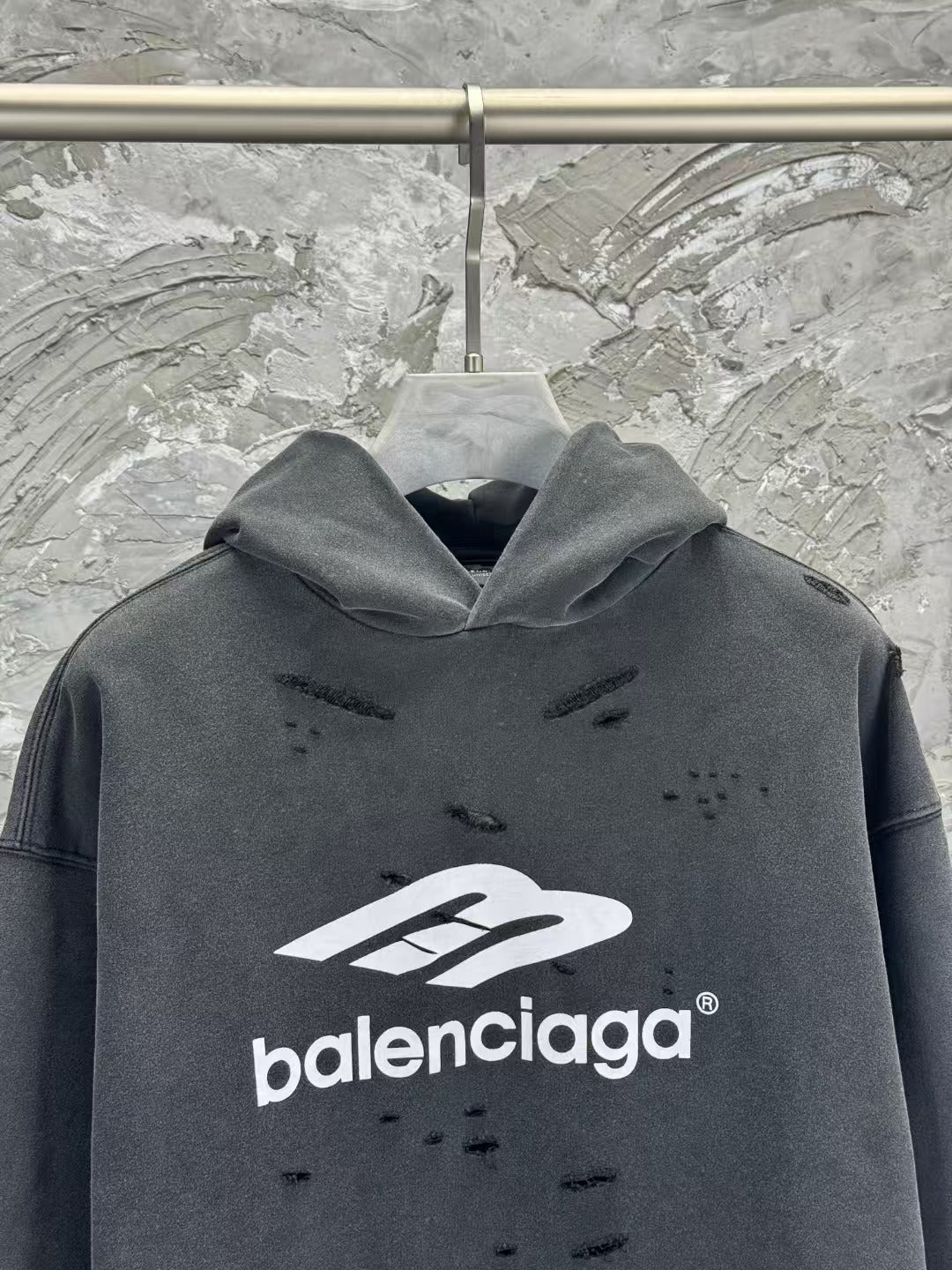 Printed hooded long sleeved sweatshirt