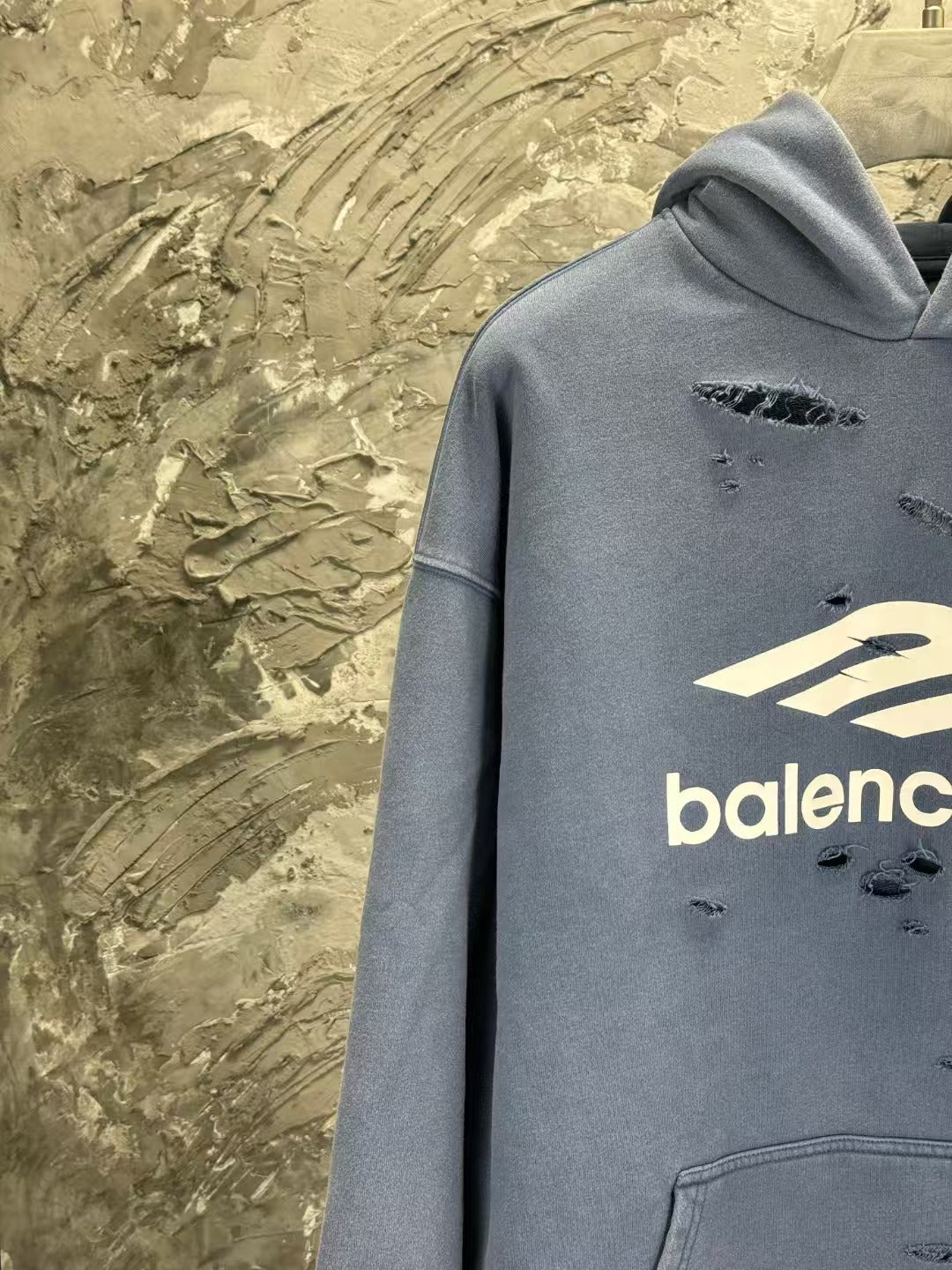 Printed hooded long sleeved sweatshirt