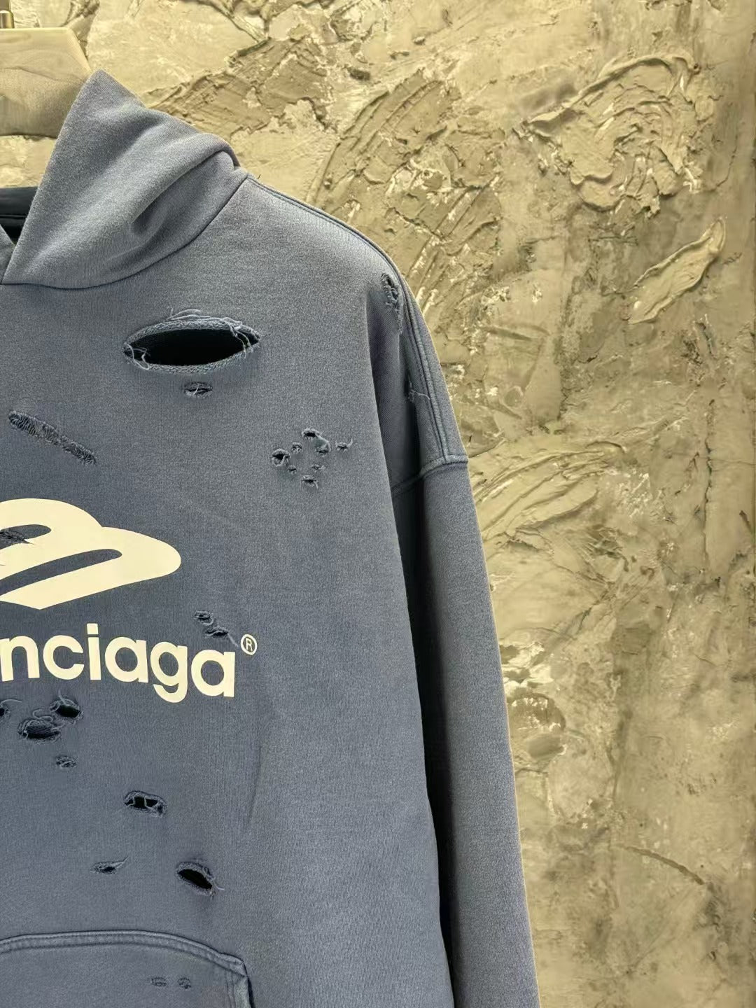 Printed hooded long sleeved sweatshirt