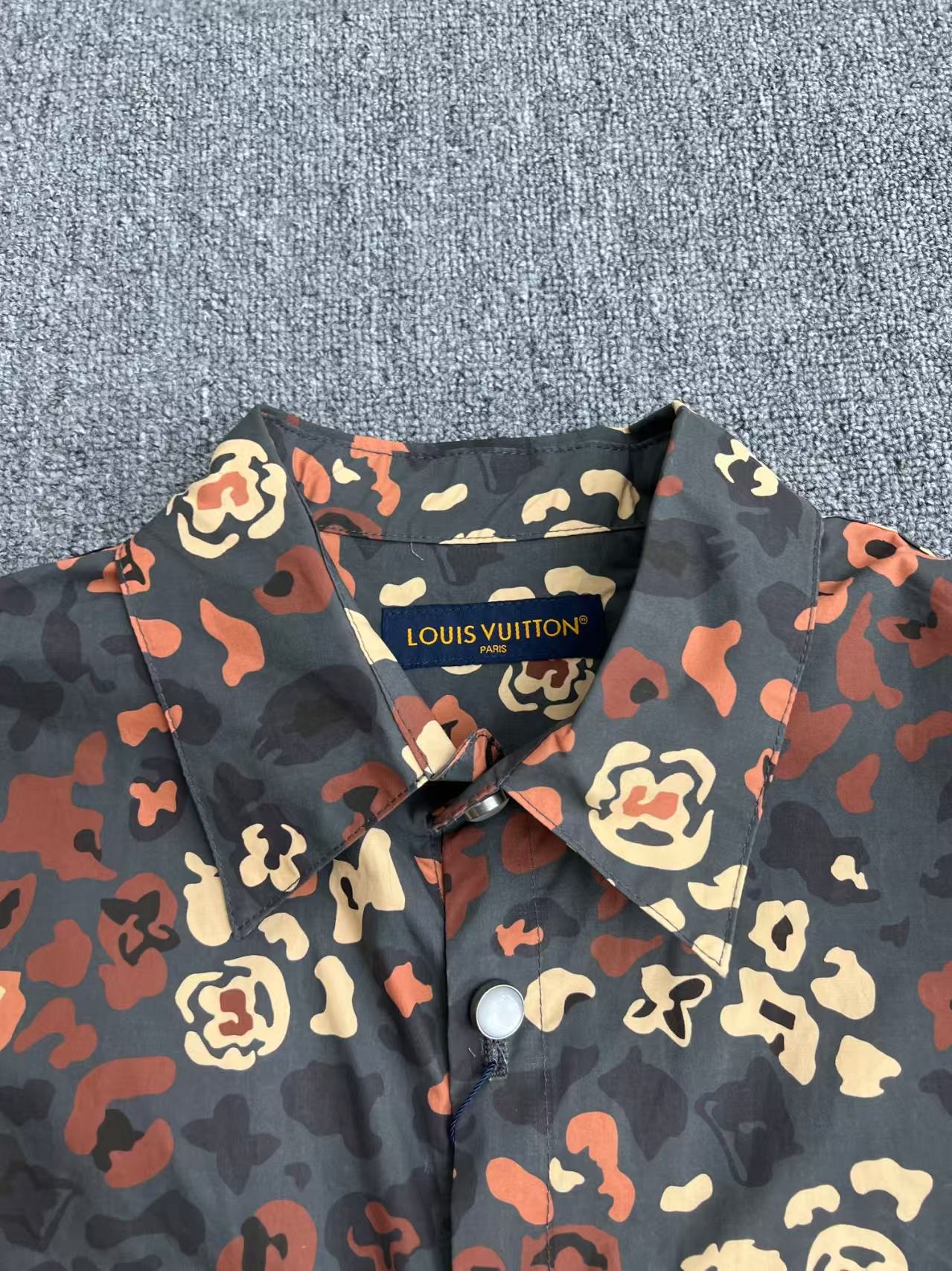Flower short sleeved shirt