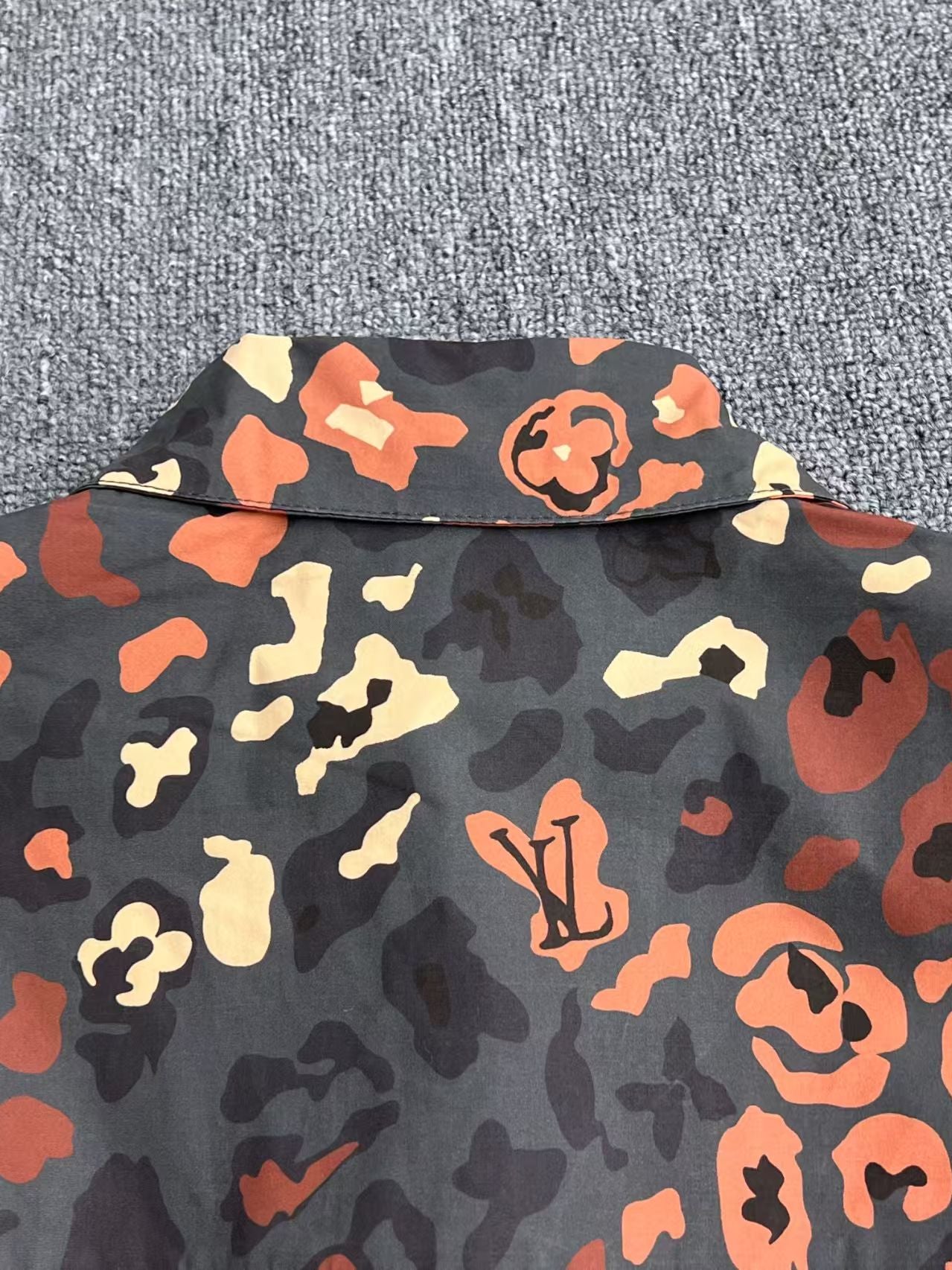 Flower short sleeved shirt