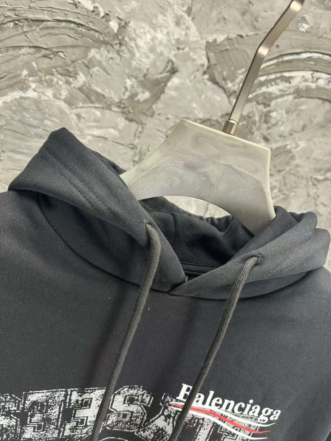 Hooded long sleeved sweatshirt